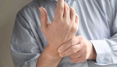 how to be extended from pain in the joints of the fingers